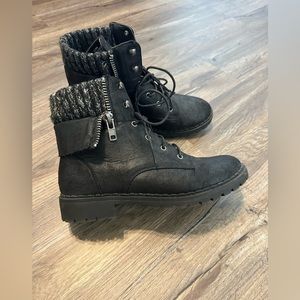 Black lace up ankle boots size 9.5